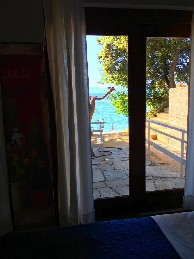 Secret Bay Apartment Palaiontsiflikion Luaran gambar