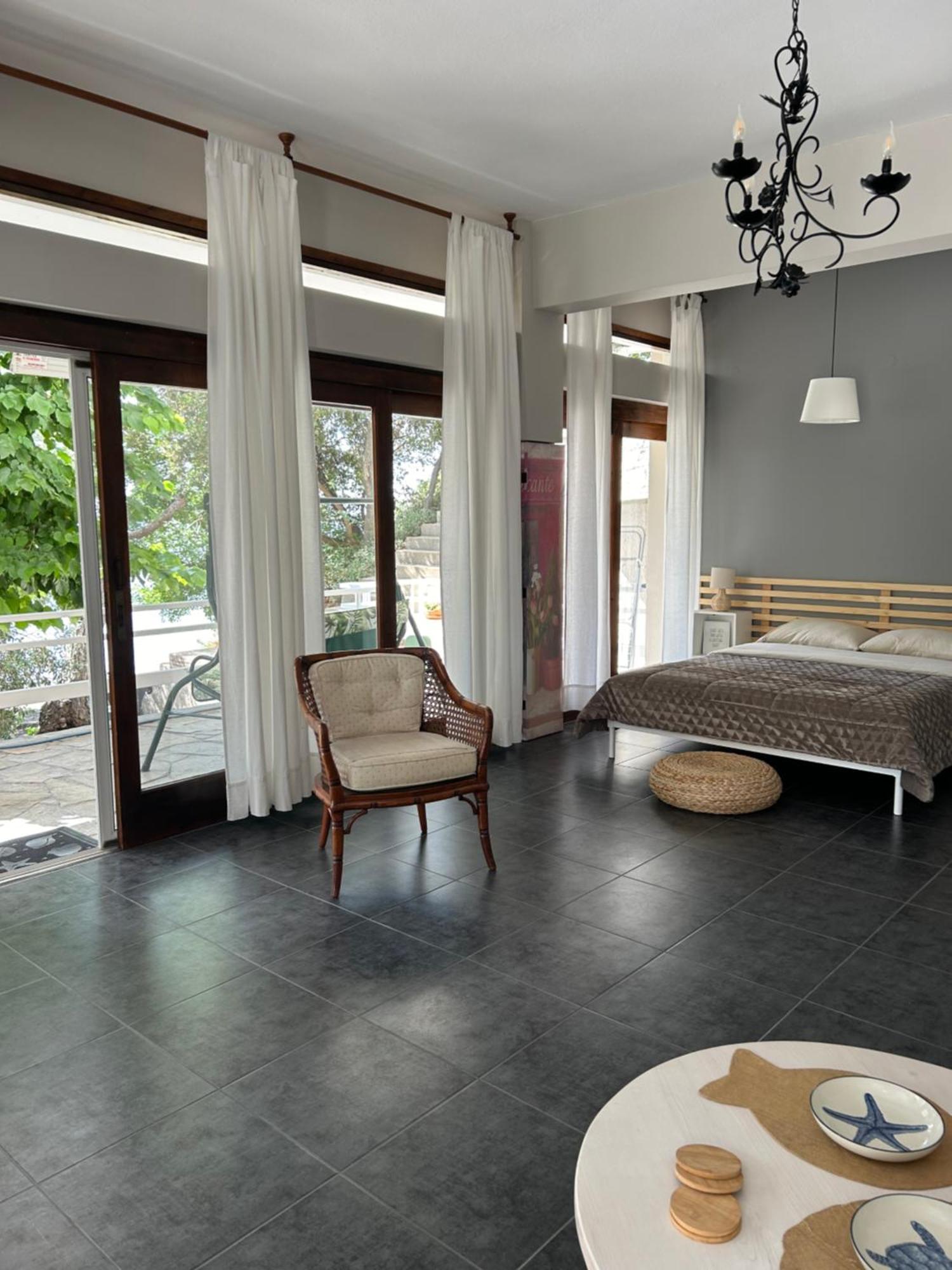 Secret Bay Apartment Palaiontsiflikion Luaran gambar